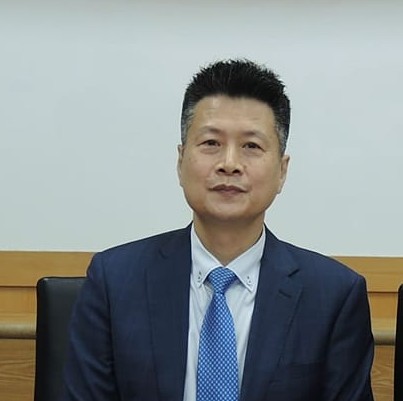 施中仁